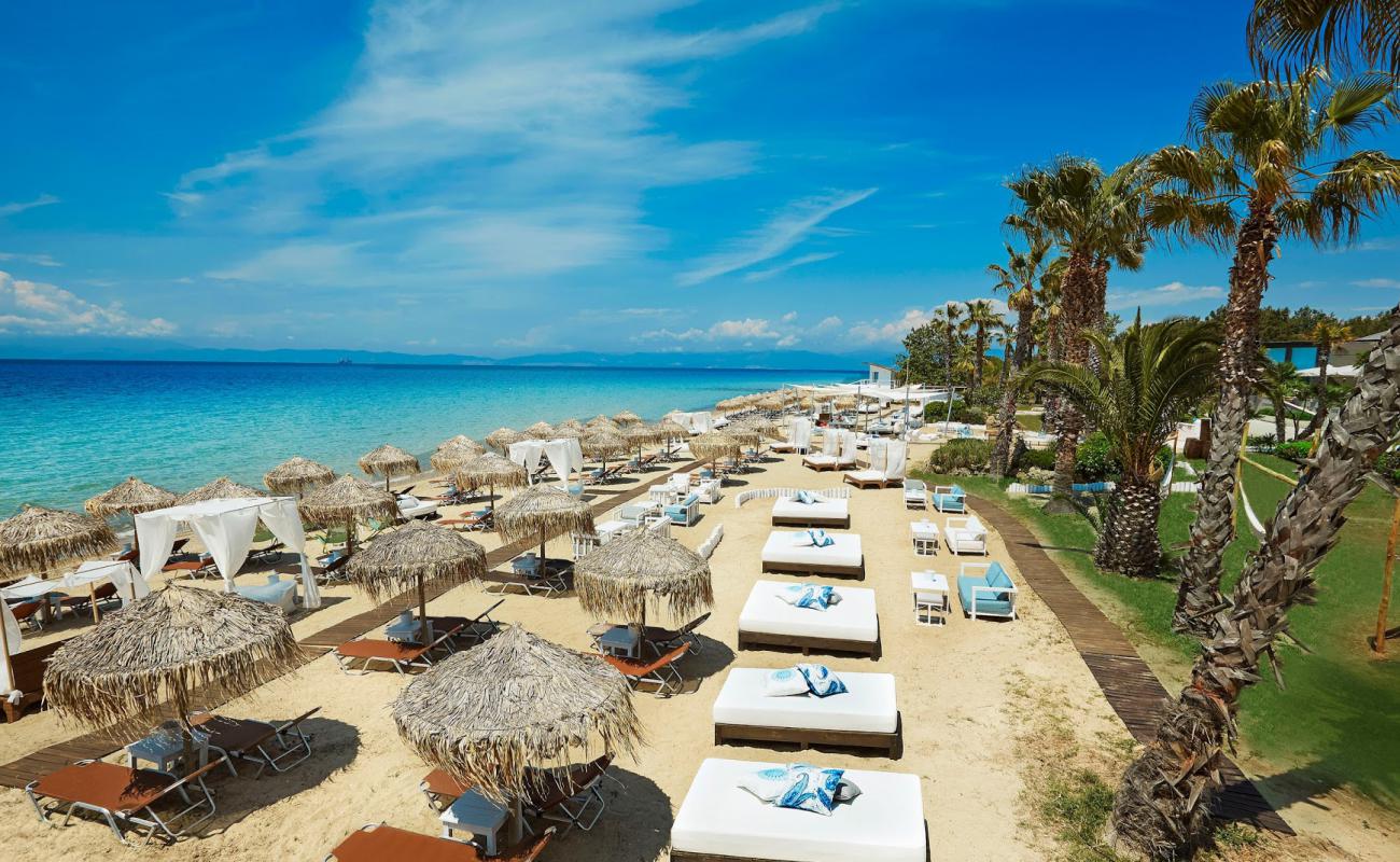 Photo de Paralia Dasilio avec sable lumineux de surface