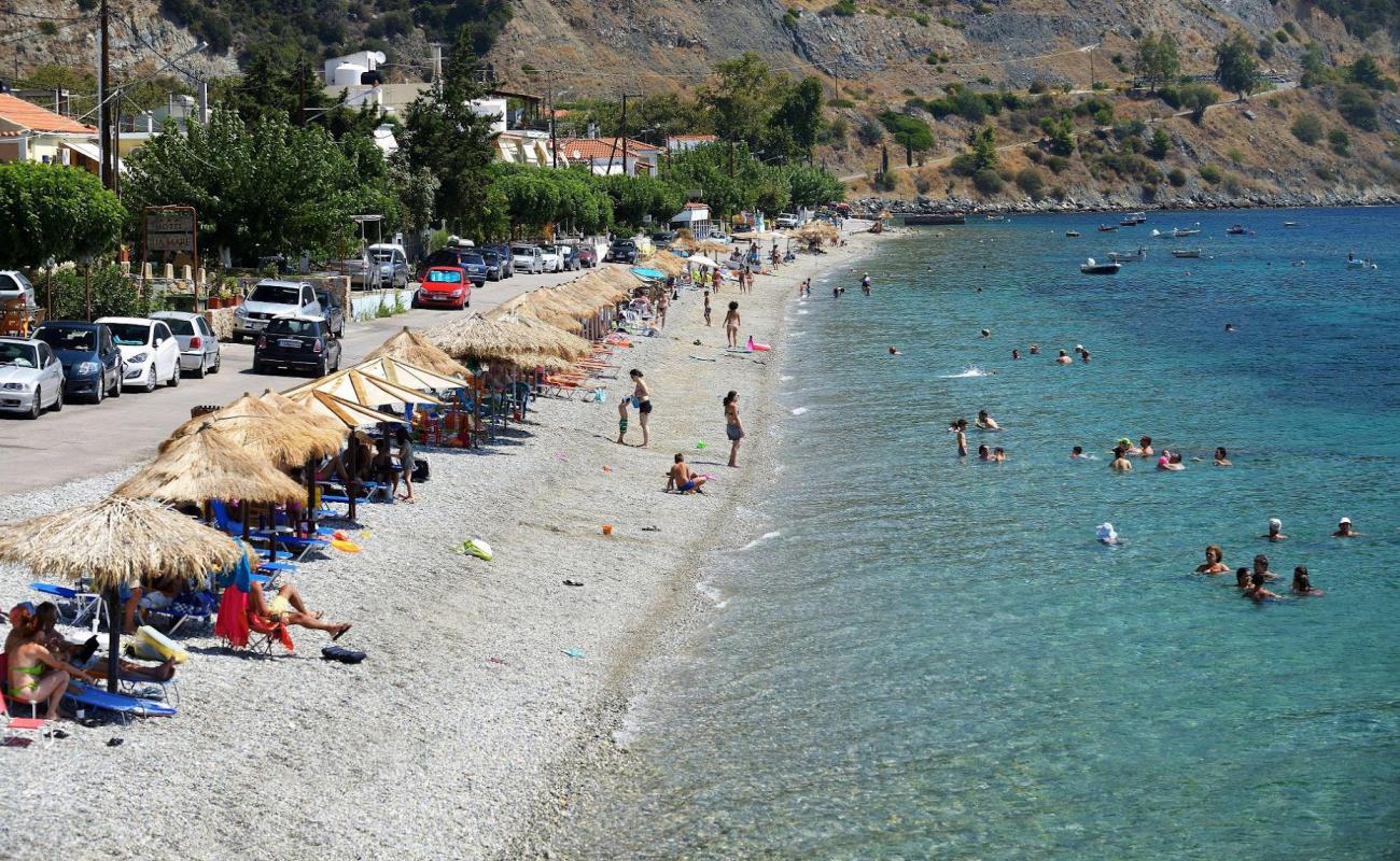 Photo de Ilia beach avec caillou fin clair de surface