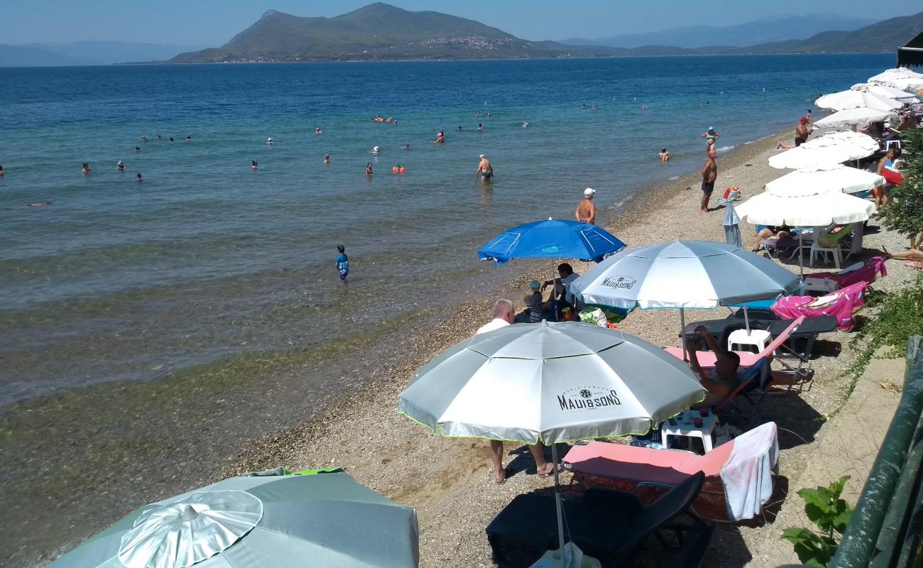 Photo de Loutra Edipsou 2 beach avec petits galets gris de surface