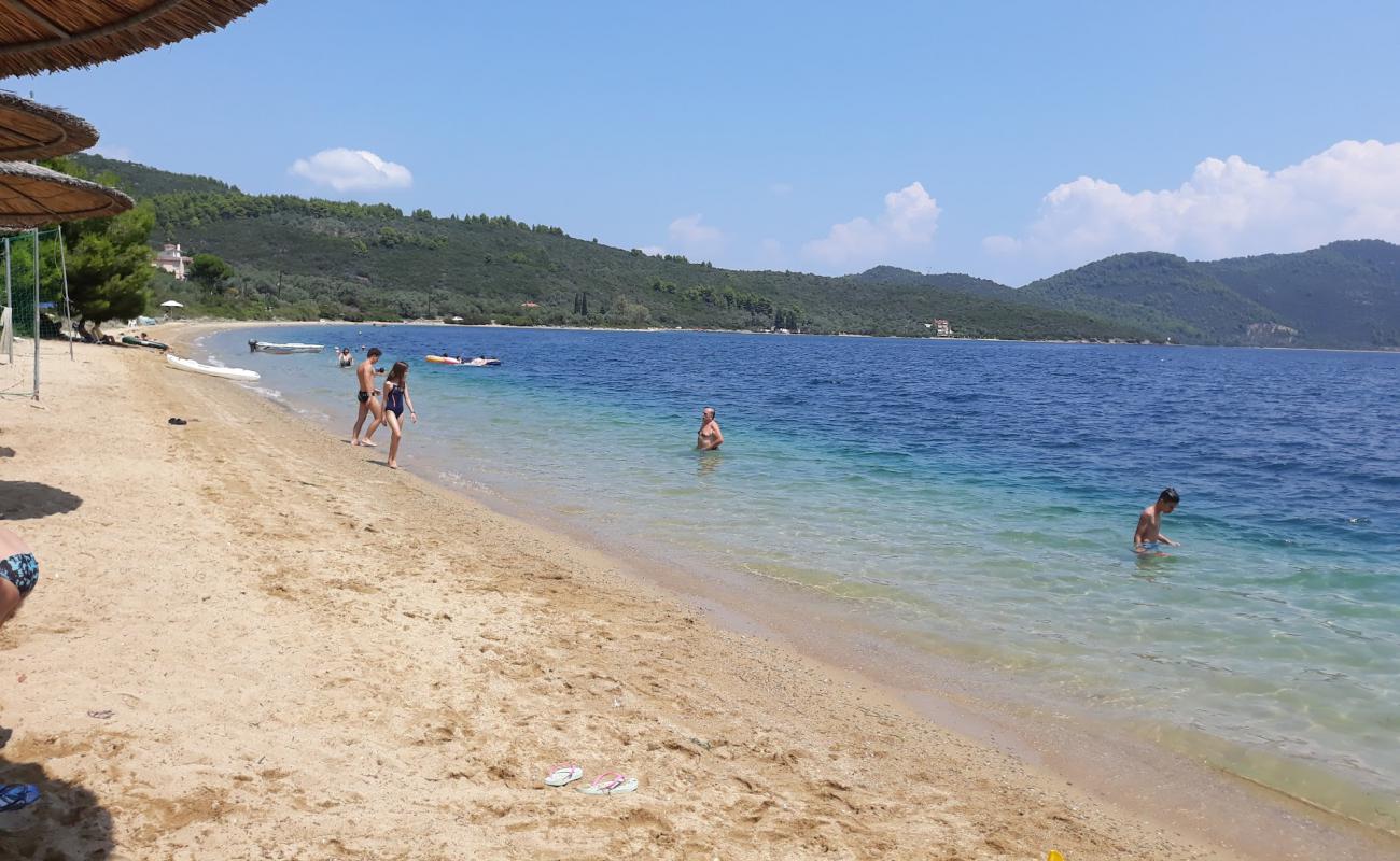 Photo de Porto Pefko avec sable lumineux de surface