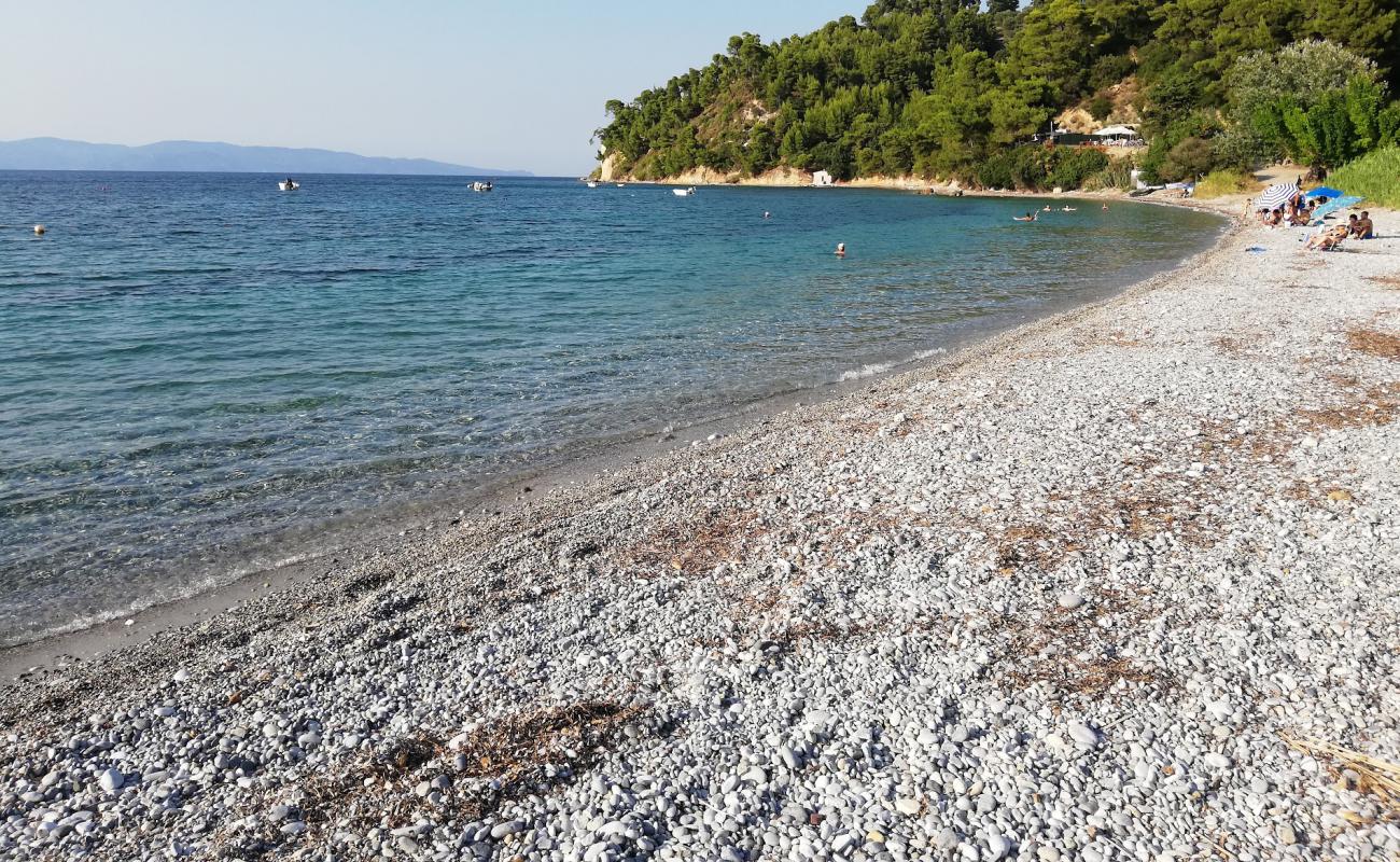 Photo de Koutsoupri beach avec caillou fin gris de surface