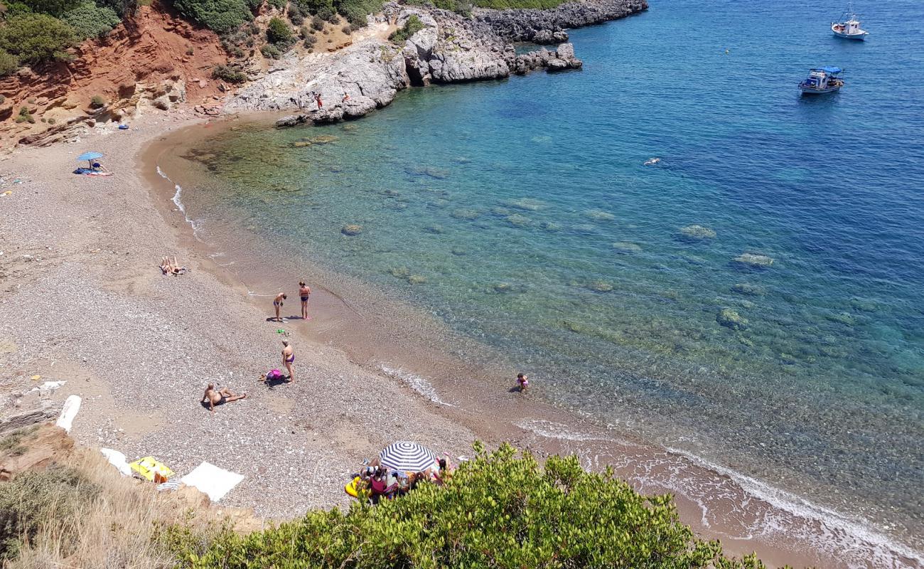 Photo de Agios Vasilis beach avec caillou fin brun de surface