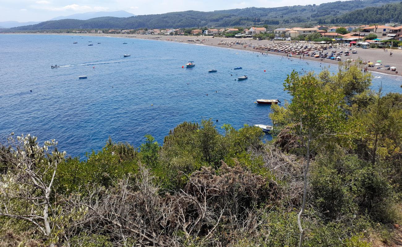 Photo de Agios Anna beach avec caillou fin brun de surface