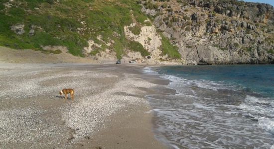 Mpournias beach