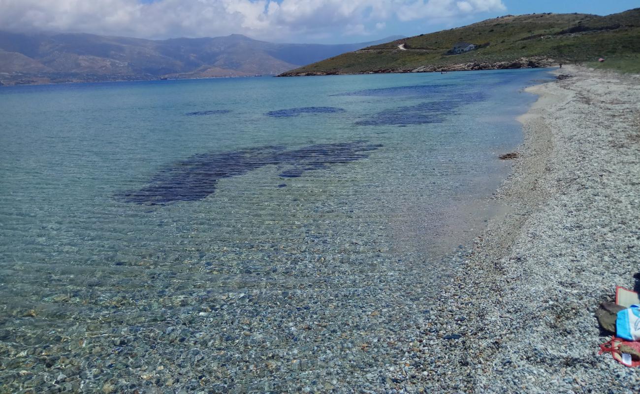 Photo de Katsouli secret beach avec sable lumineux de surface