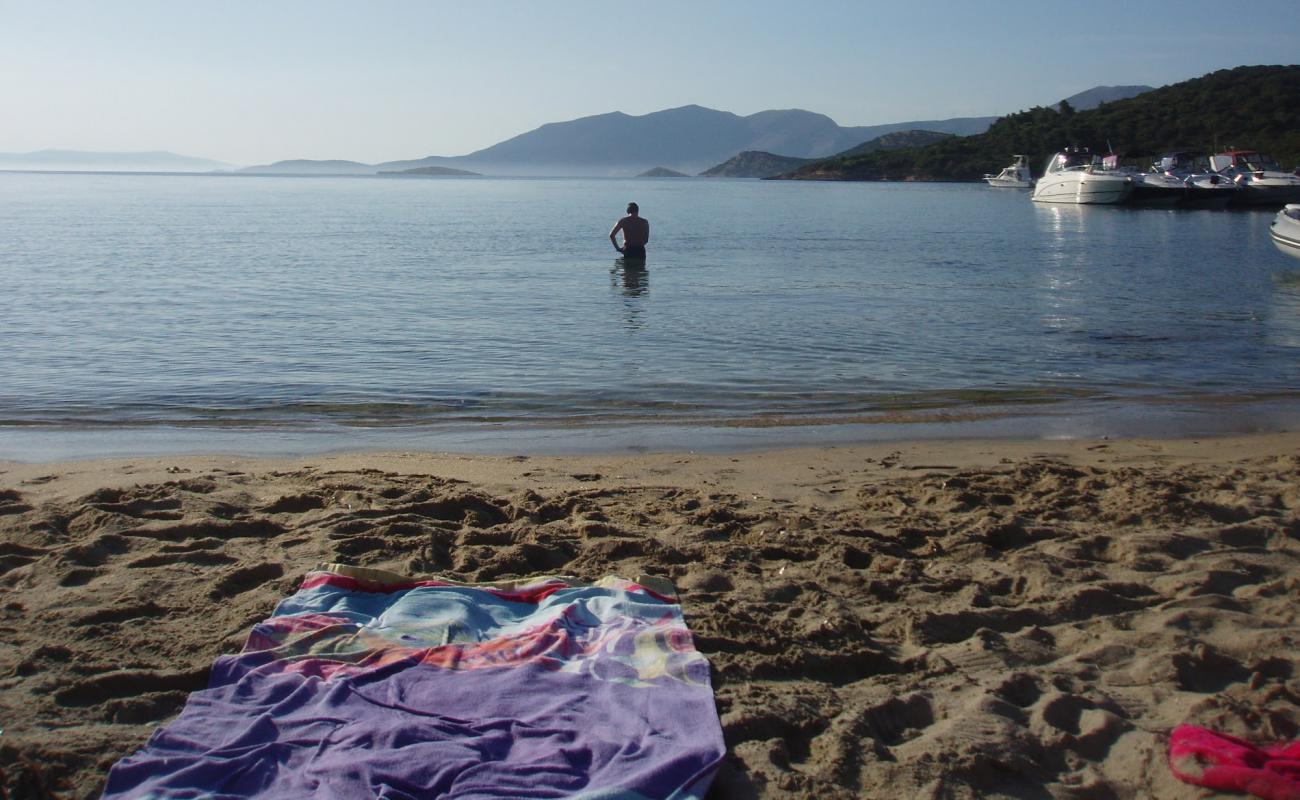 Photo de Chersonisi 2nd wild avec sable clair avec caillou de surface