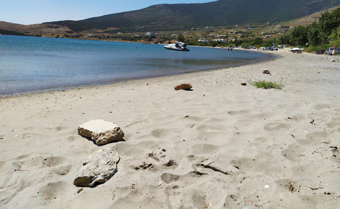 Photo de Porto Lafia beach avec sable lumineux de surface