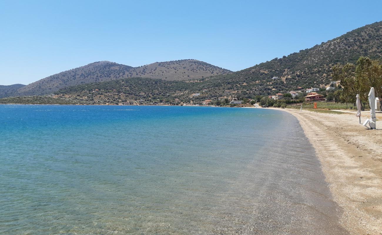 Photo de Agios Dimitrios beach avec sable noir avec caillou de surface