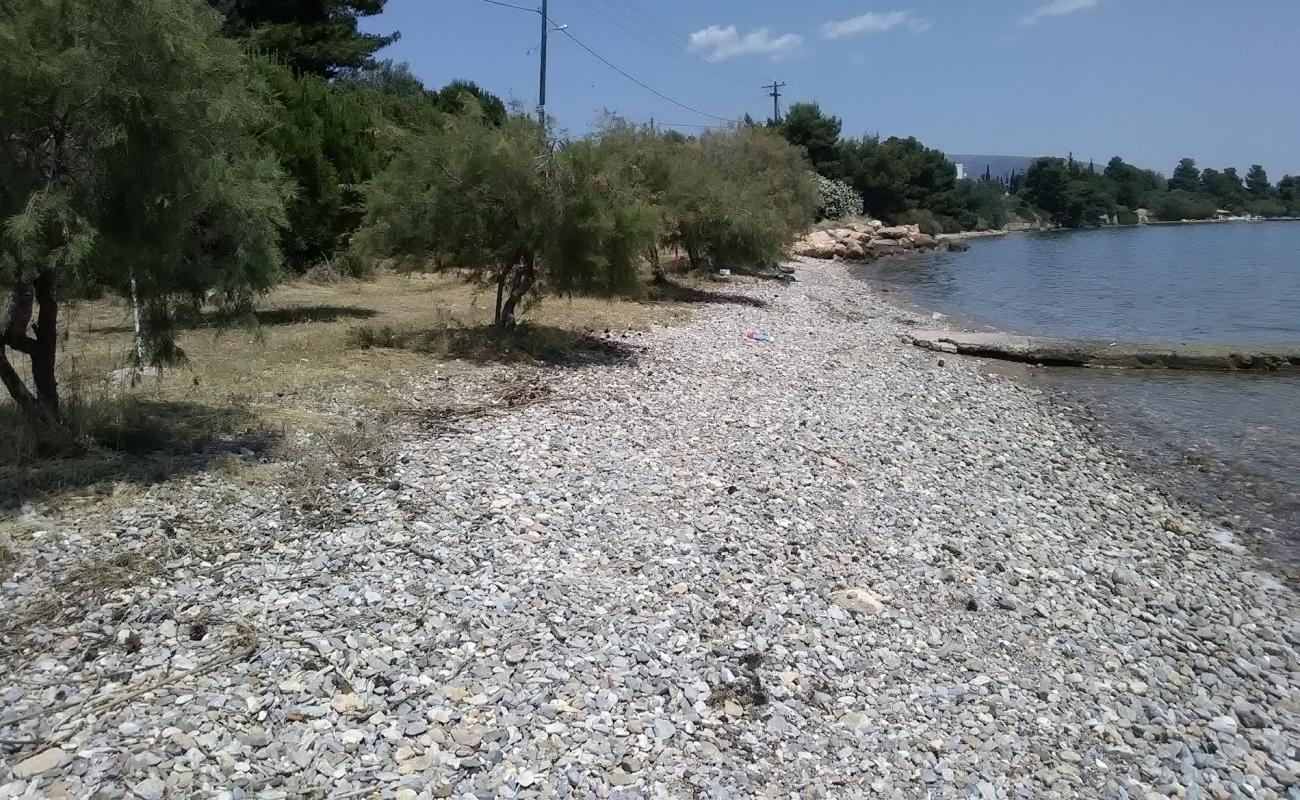 Photo de Magoula beach avec caillou gris de surface