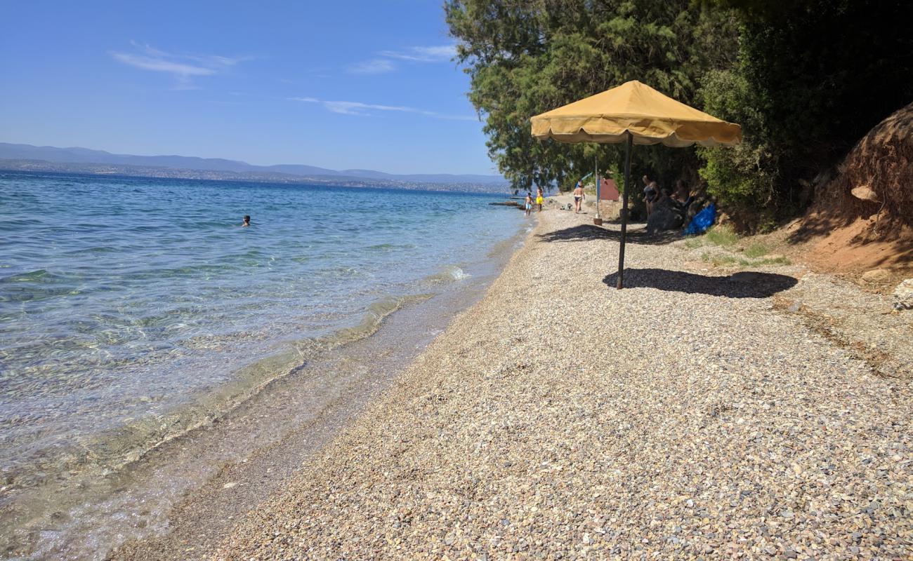 Photo de Kaimeti beach avec petits galets beige de surface