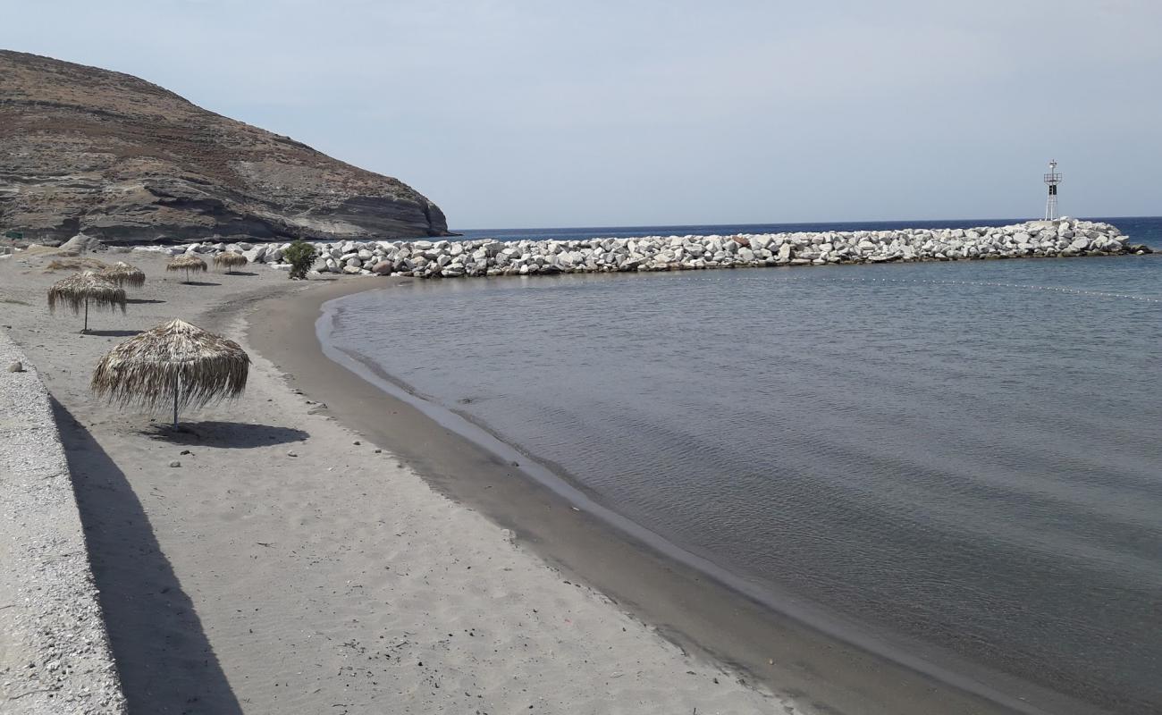 Photo de Agios Efstratos beach avec sable gris de surface