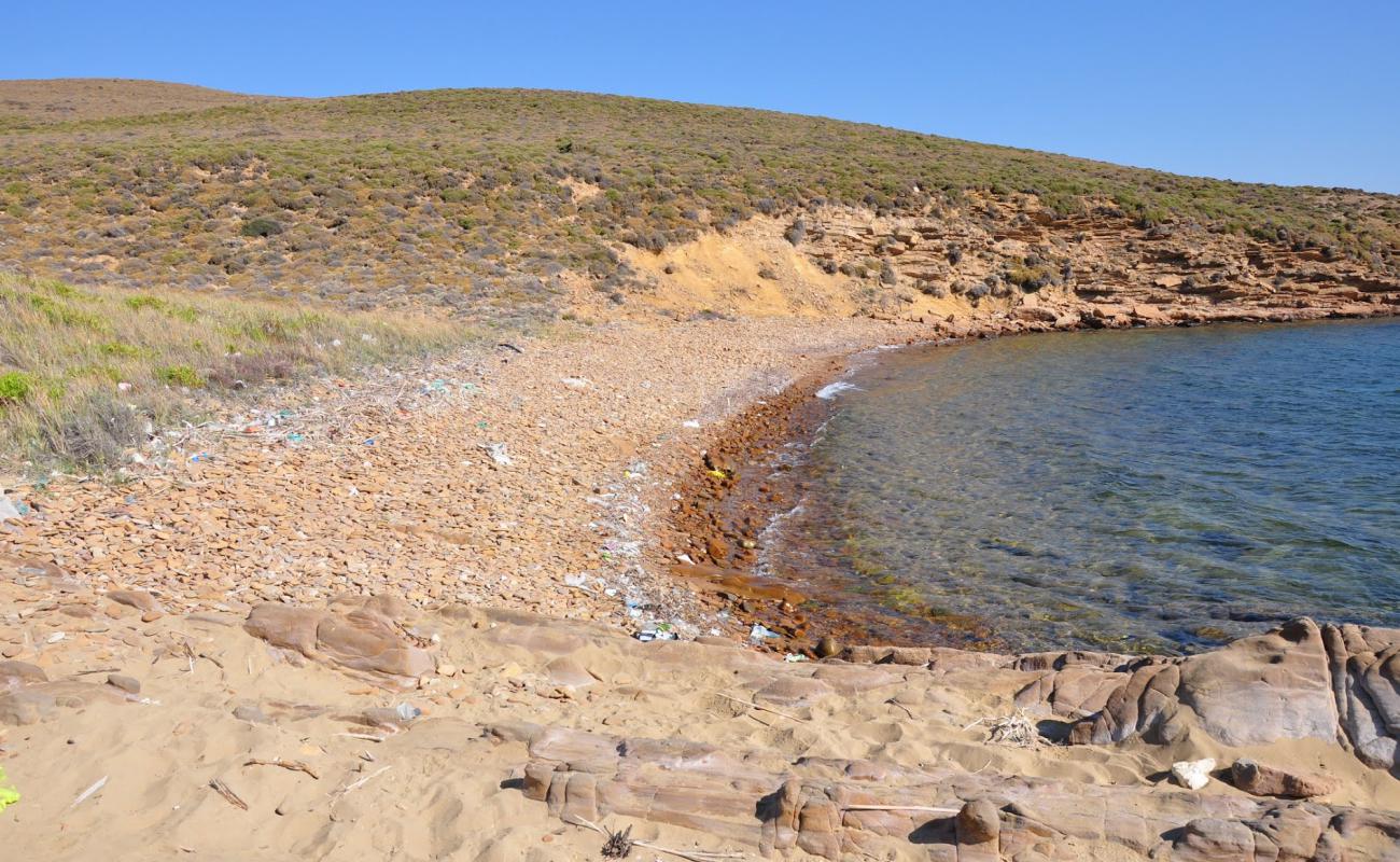 Photo de Atsiki beach avec roches de surface