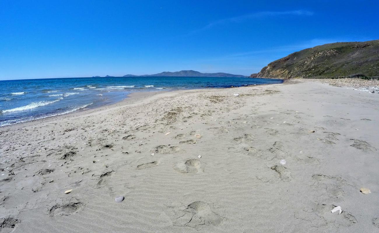 Photo de Paralia Skidi avec sable lumineux de surface