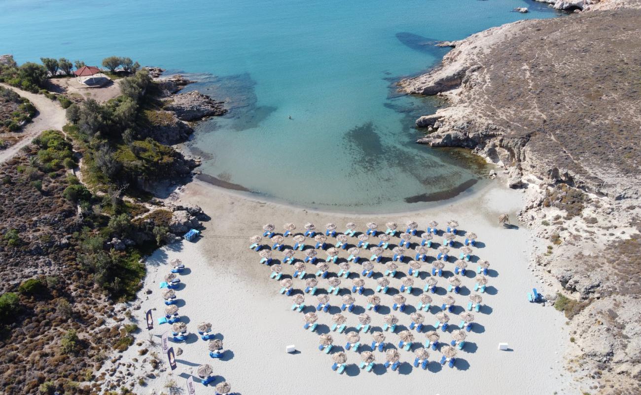 Photo de Paralia Mikro Fanaraki avec sable lumineux de surface