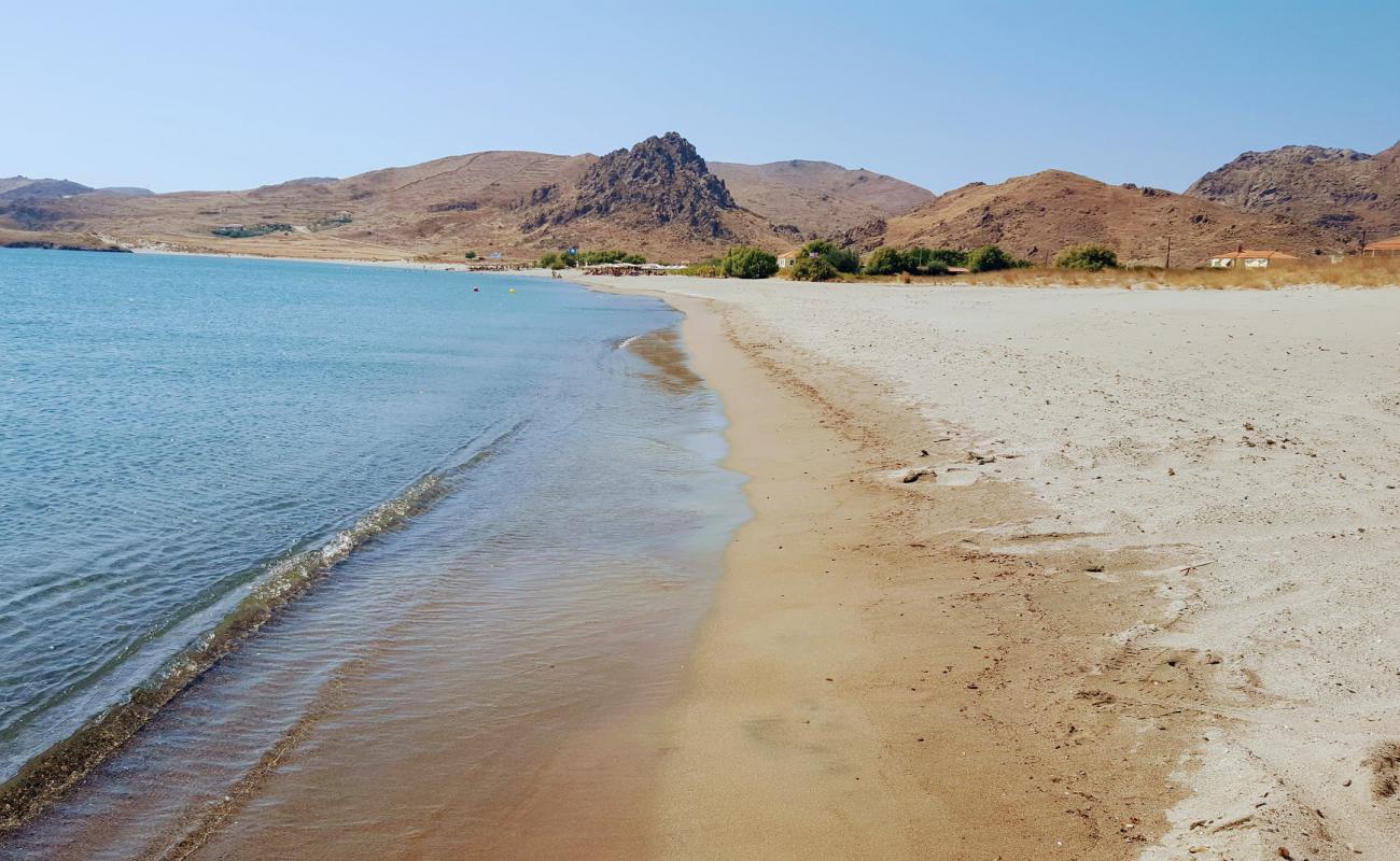 Photo de Evgatis Beach avec sable lumineux de surface