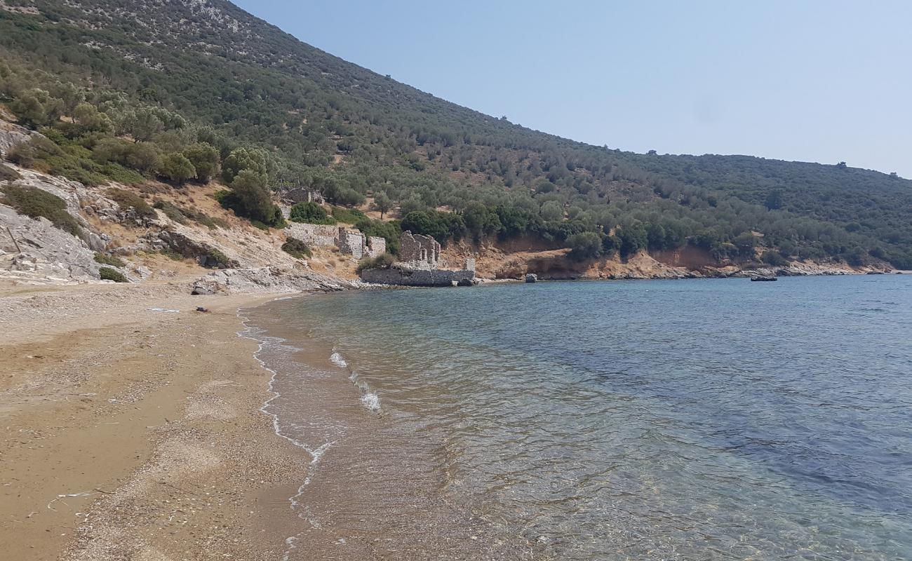 Photo de Tsilia Beach avec sable clair avec caillou de surface