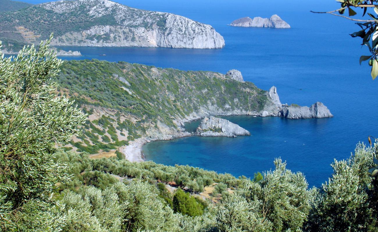 Photo de Tarti beach III avec sable beige & galets de surface