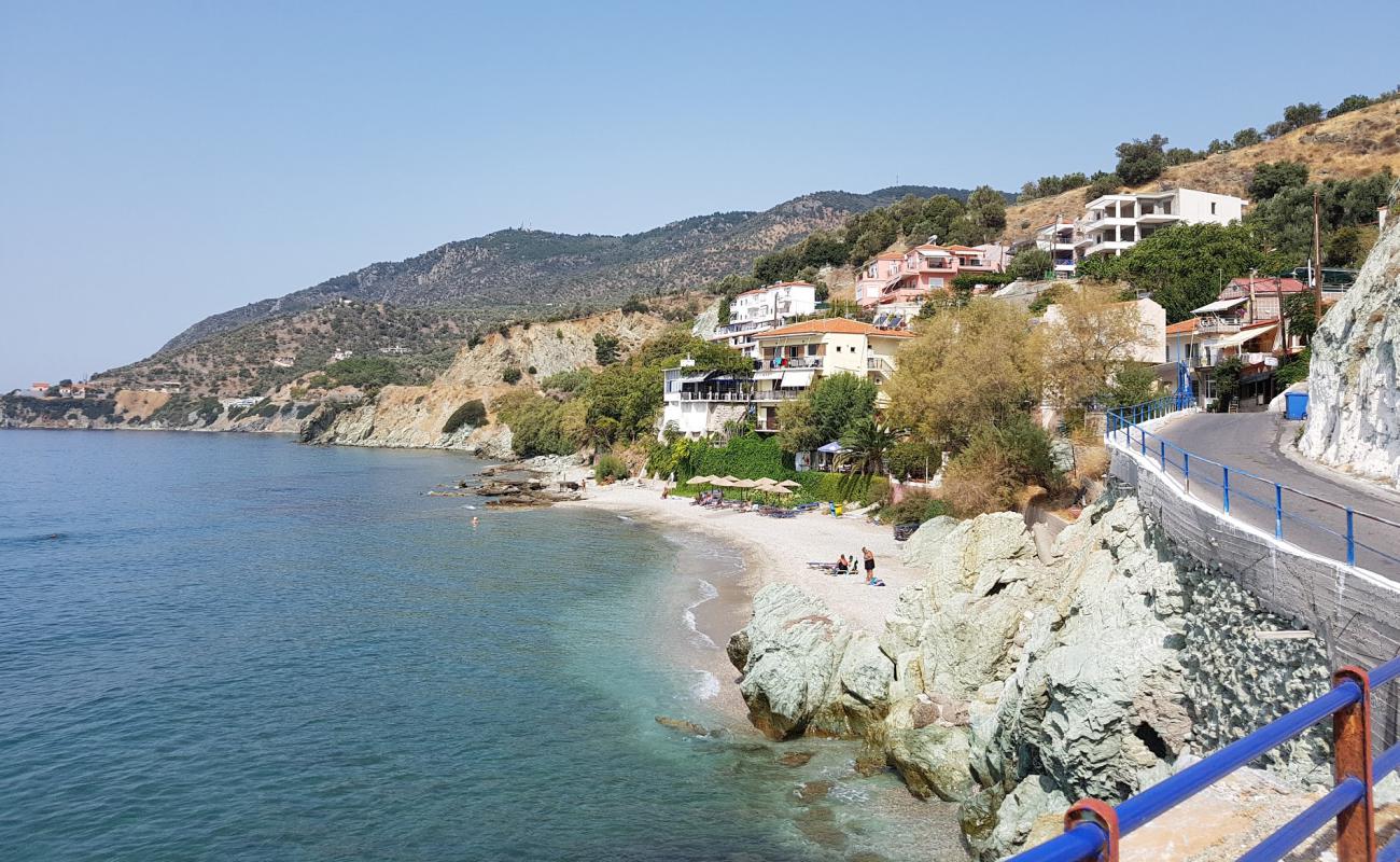 Photo de Ammoudeli beach avec caillou clair de surface