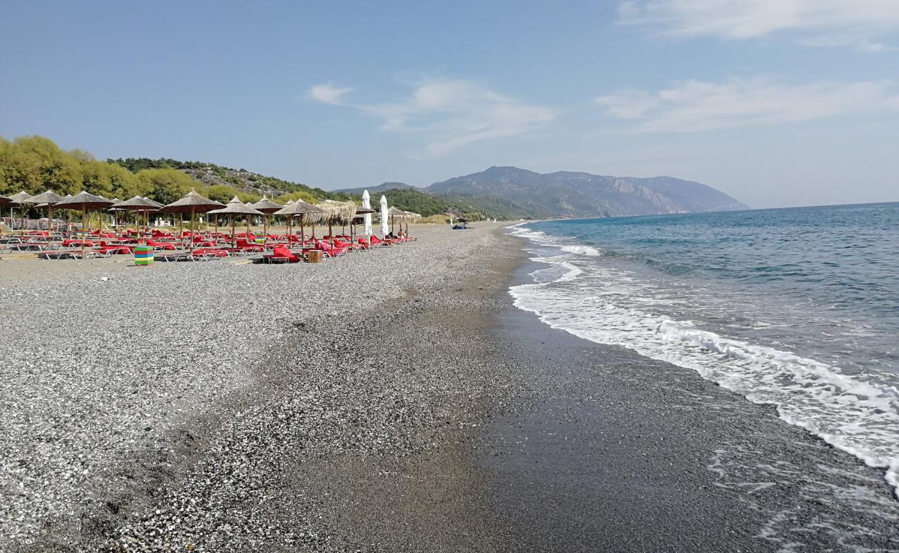 Photo de Vatera beach avec sable beige & galets de surface