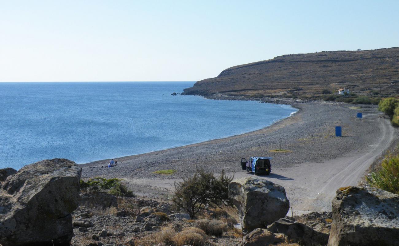 Photo de Paralia Makara avec galets gris de surface