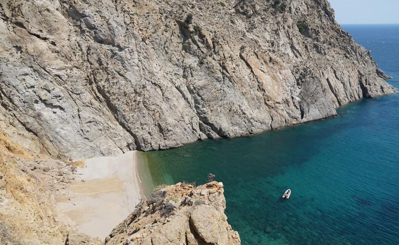 Photo de Katarti beach avec caillou fin clair de surface