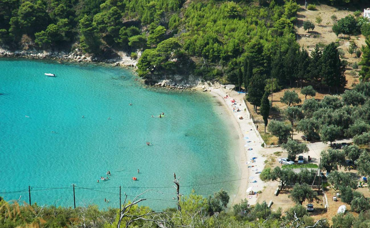 Photo de George Gialos beach avec caillou clair de surface