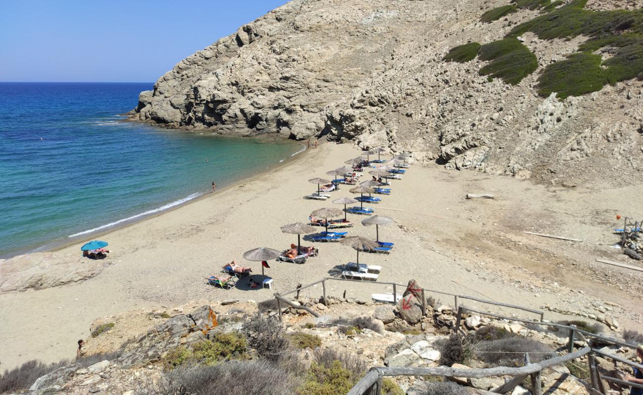 Photo de Mikros Aselinos beach avec sable gris de surface