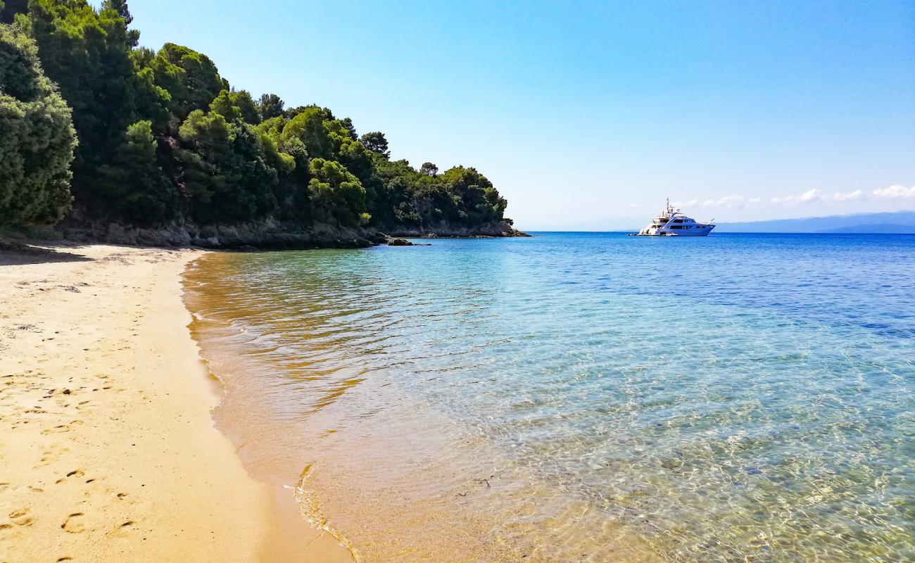 Photo de Katharina beach avec sable lumineux de surface