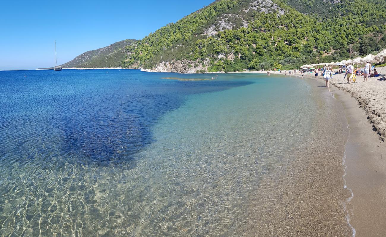 Photo de Pefkos beach avec sable beige de surface
