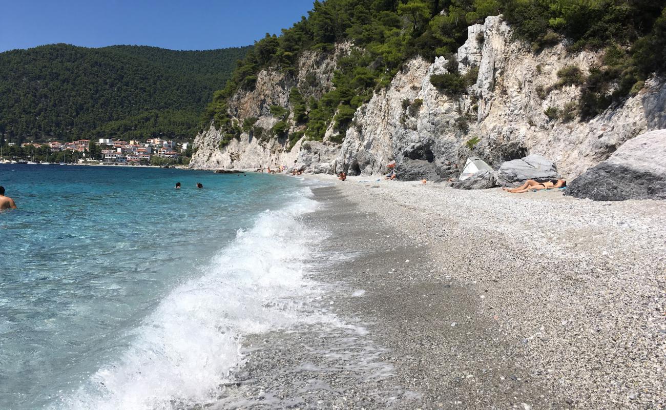 Photo de Hovolo beach avec caillou fin clair de surface