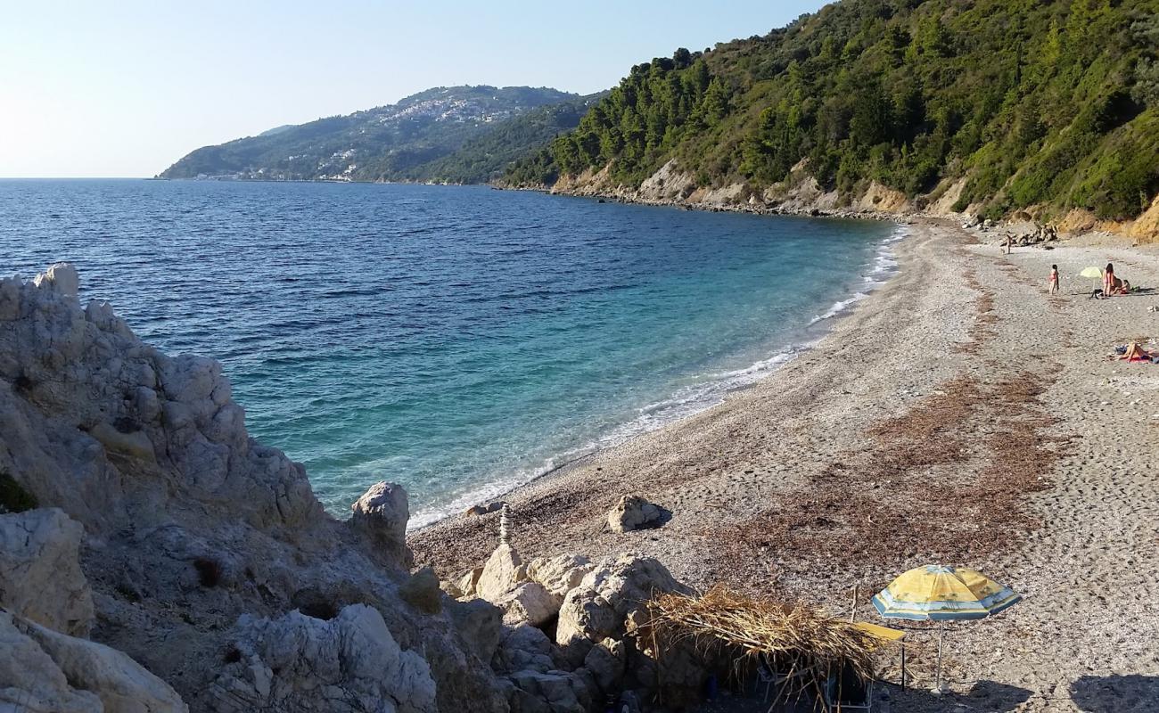 Photo de Paralia Armenopetra avec caillou clair de surface