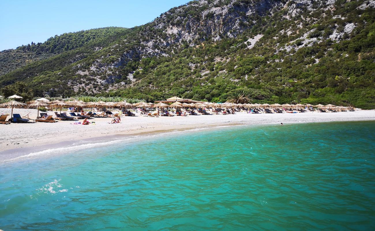 Photo de Glysteri beach avec caillou gris de surface