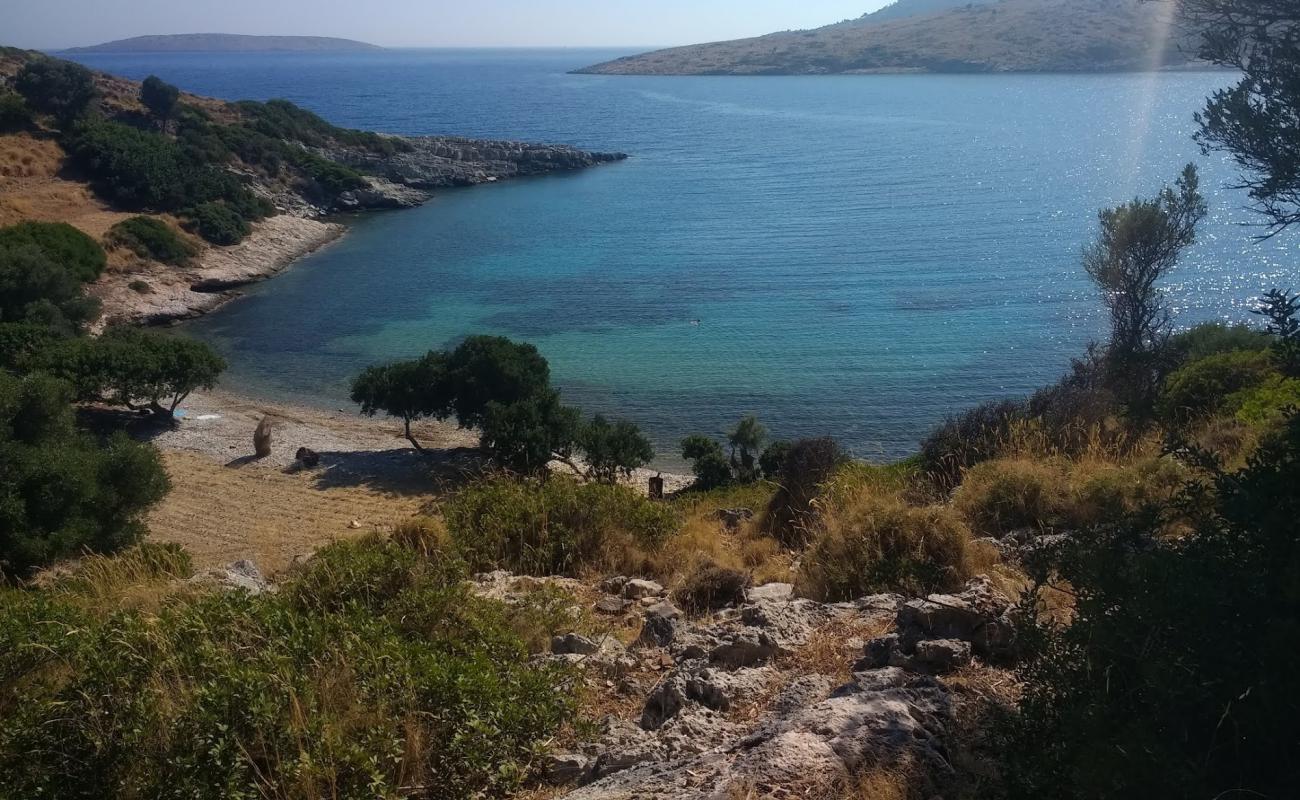 Photo de Agios Nikolaos beach avec sable clair avec caillou de surface