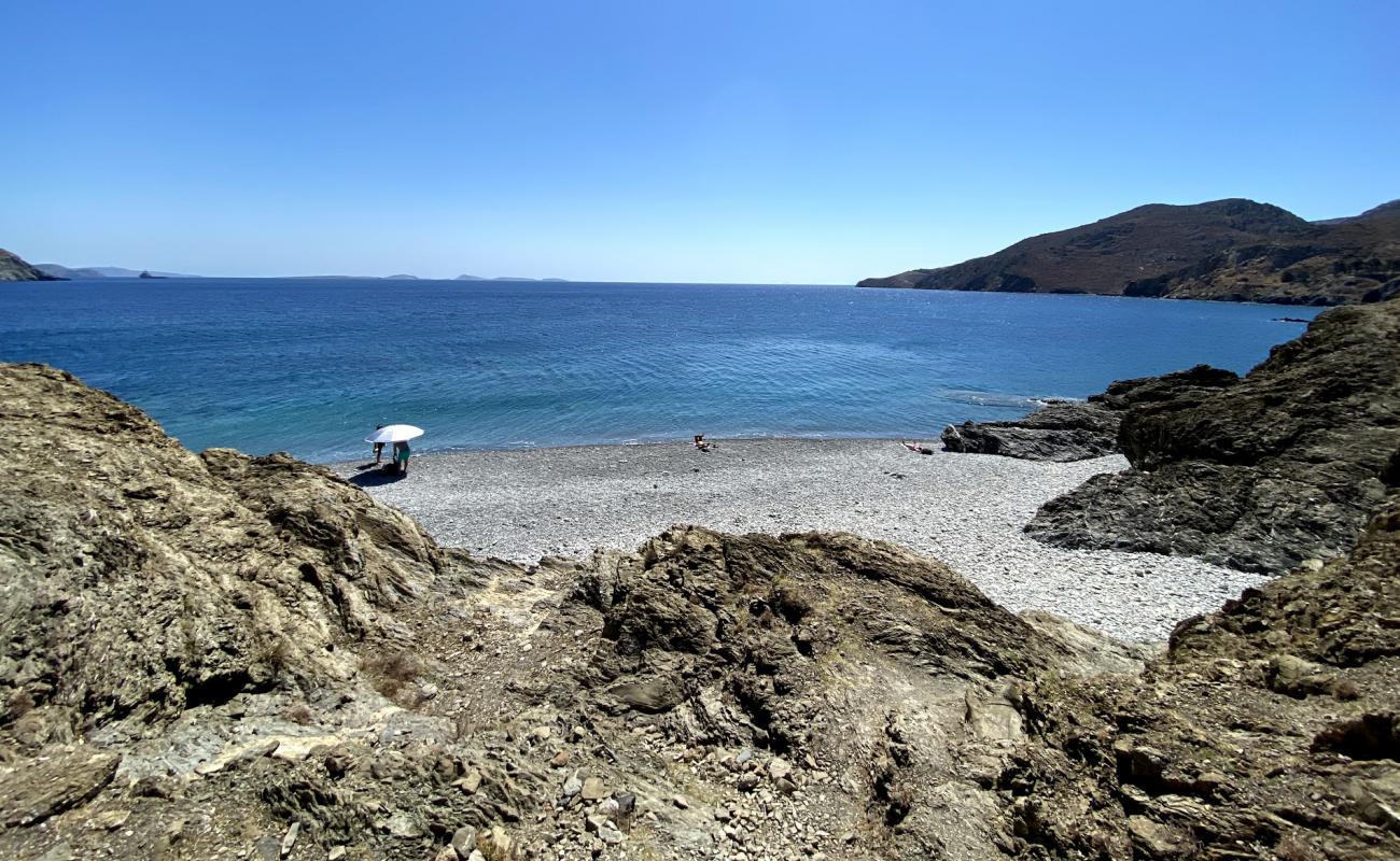 Photo de Tzanakia beach avec caillou fin clair de surface