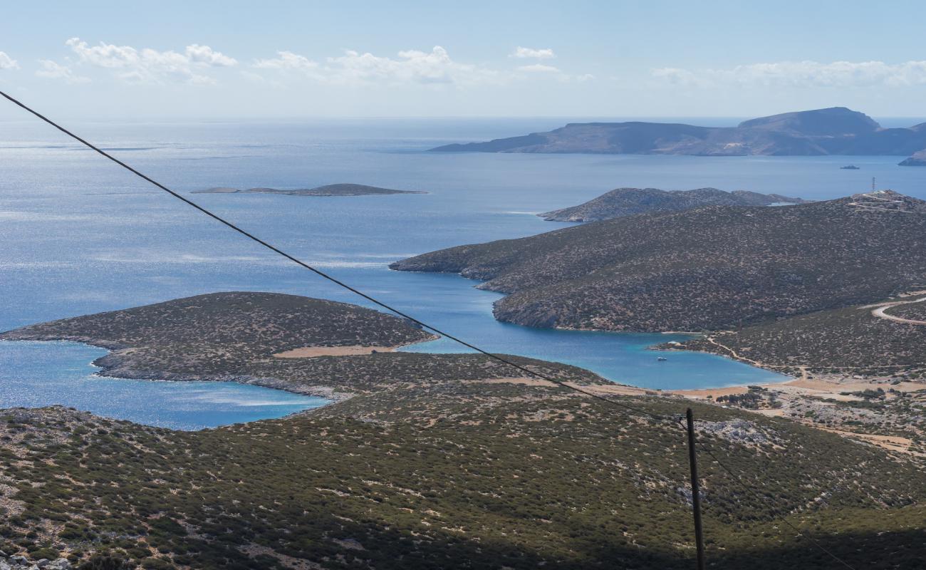 Photo de Paralia Vathi avec sable gris avec caillou de surface