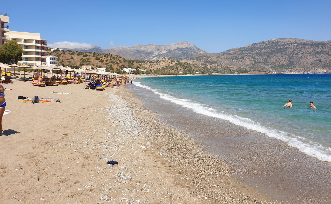 Photo de Limniatis beach avec sable brun de surface