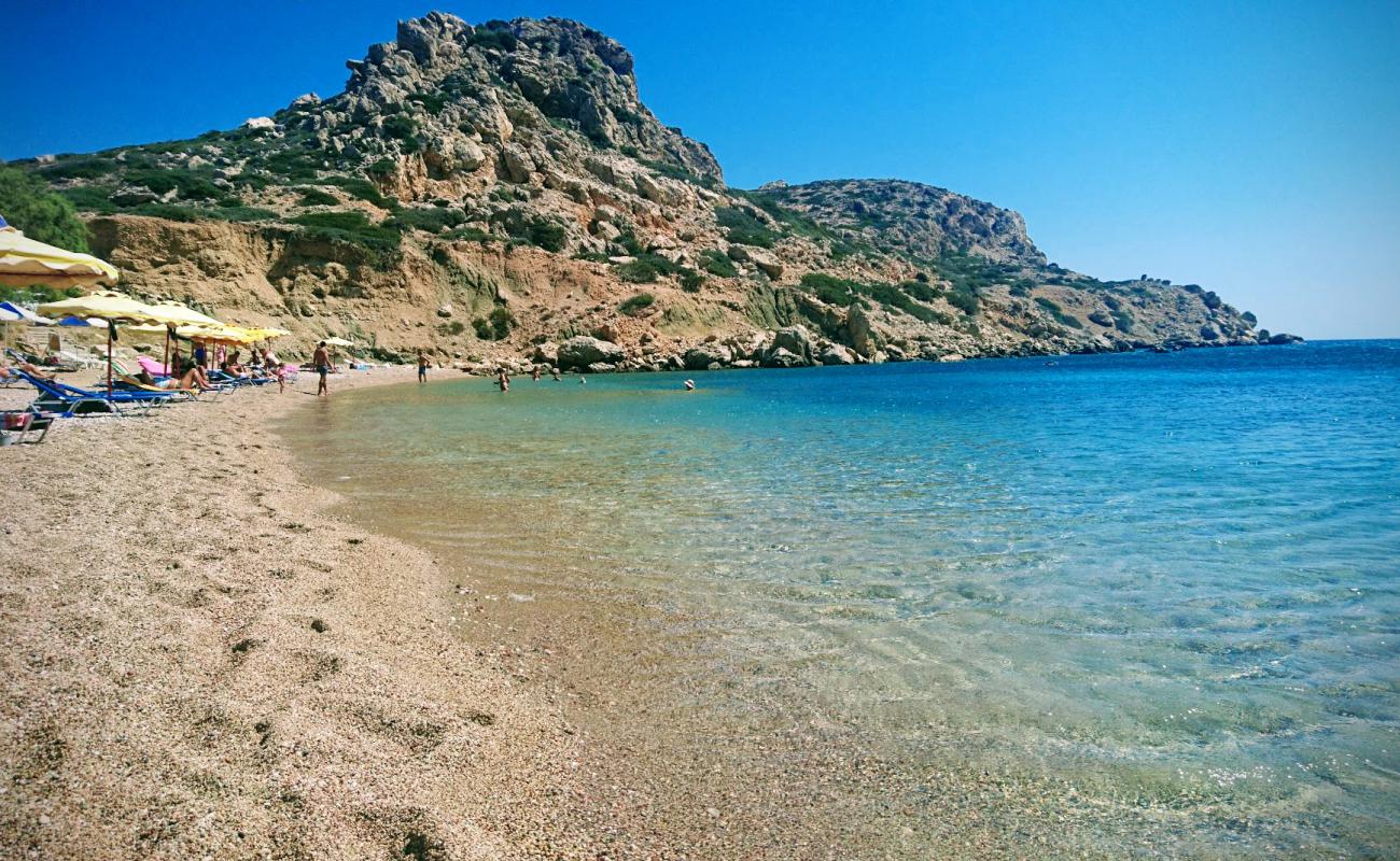 Photo de Paralia Christou Pigadi avec caillou fin brun de surface