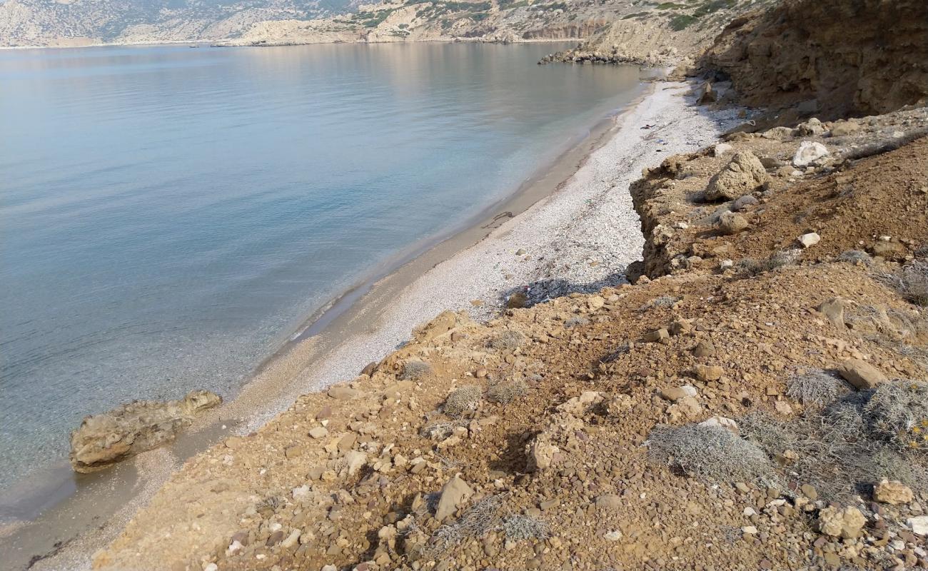 Photo de Adeia beach avec sable clair avec caillou de surface