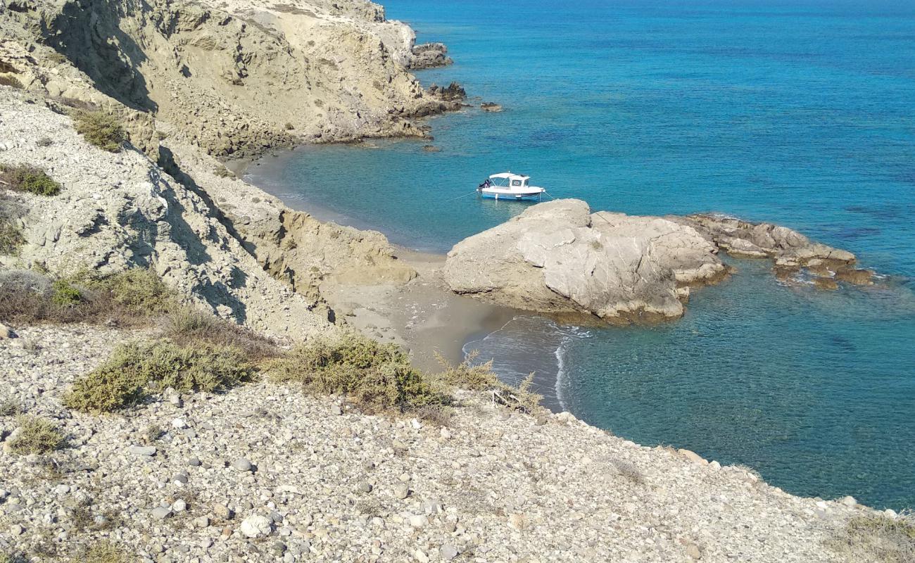 Photo de Makronisi Beach II avec sable beige de surface