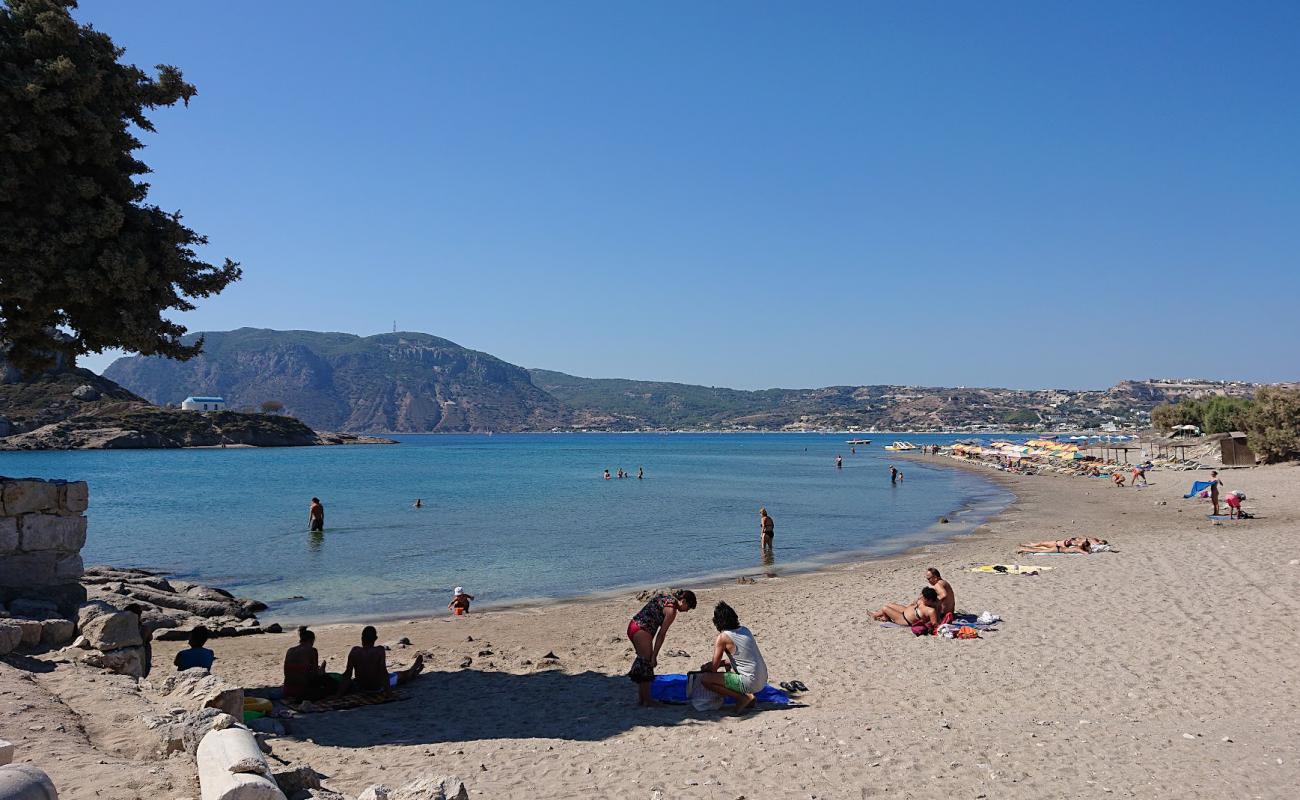 Photo de Agios Stefanos avec sable clair avec caillou de surface