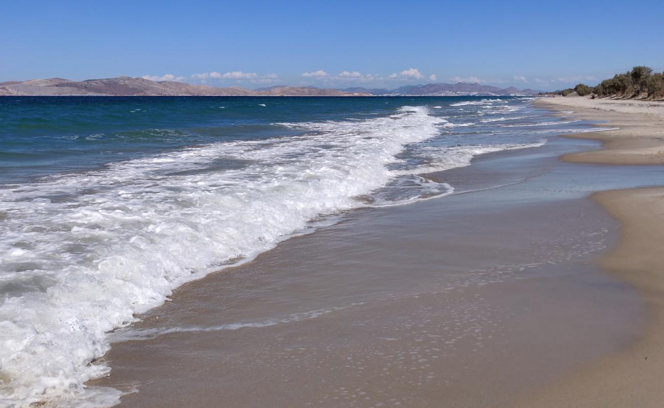 Photo de Marmari wild beach avec sable gris de surface