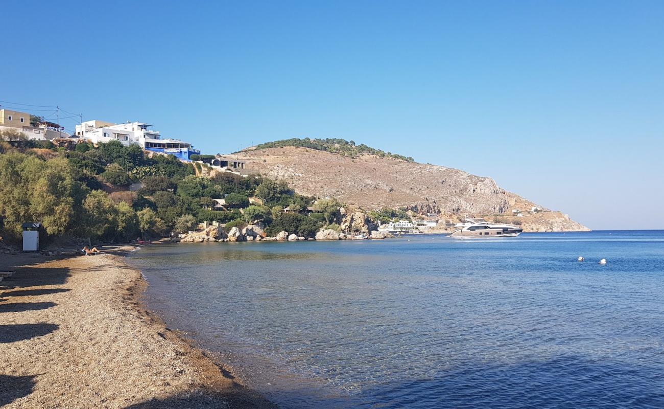 Photo de Vromolithos beach avec petits galets gris de surface