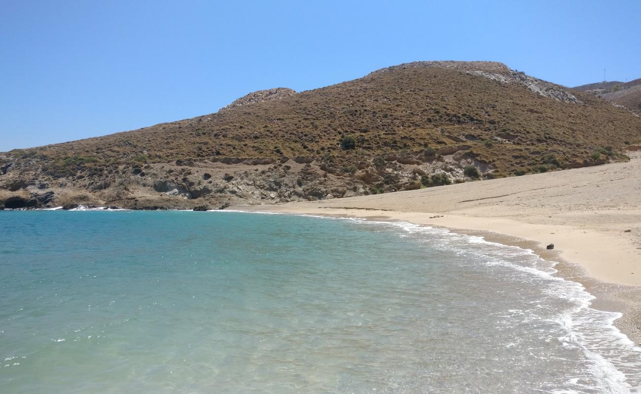 Photo de St.George beach IV avec sable lumineux de surface