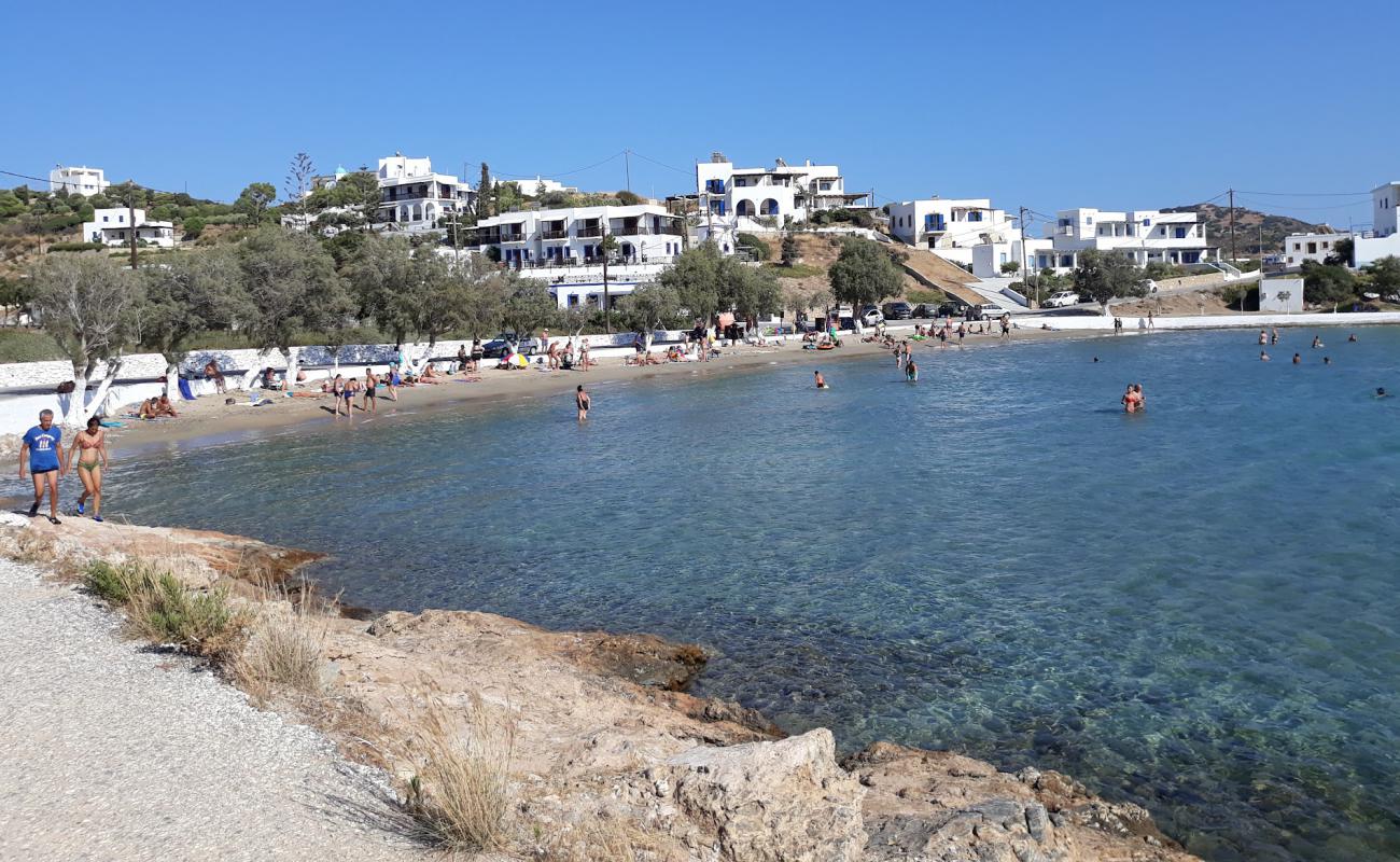 Photo de Lientou beach avec sable gris de surface