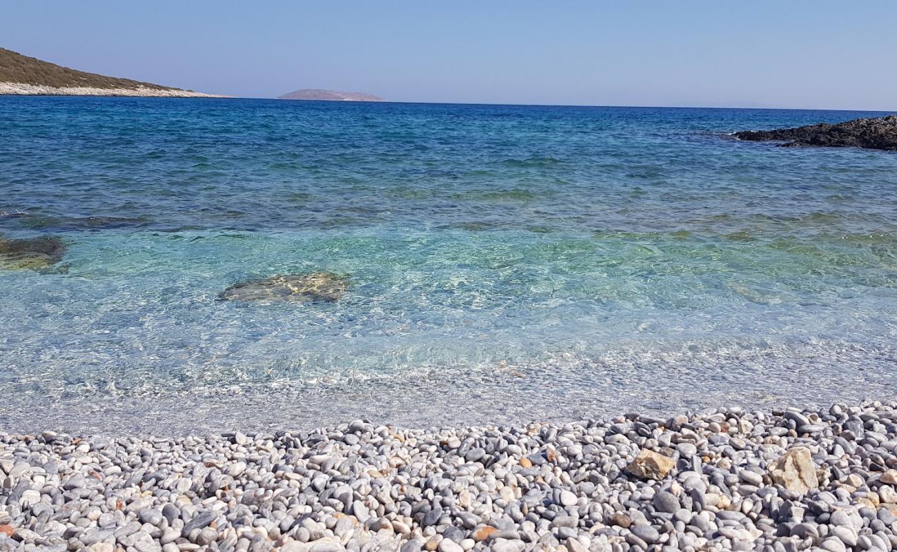 Photo de Limnari beach avec galets gris de surface