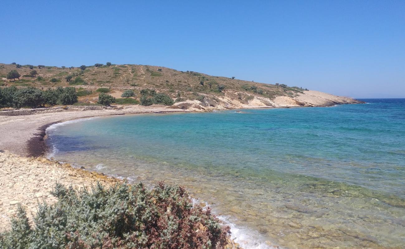 Photo de Kamares avec terrain rocheux de surface