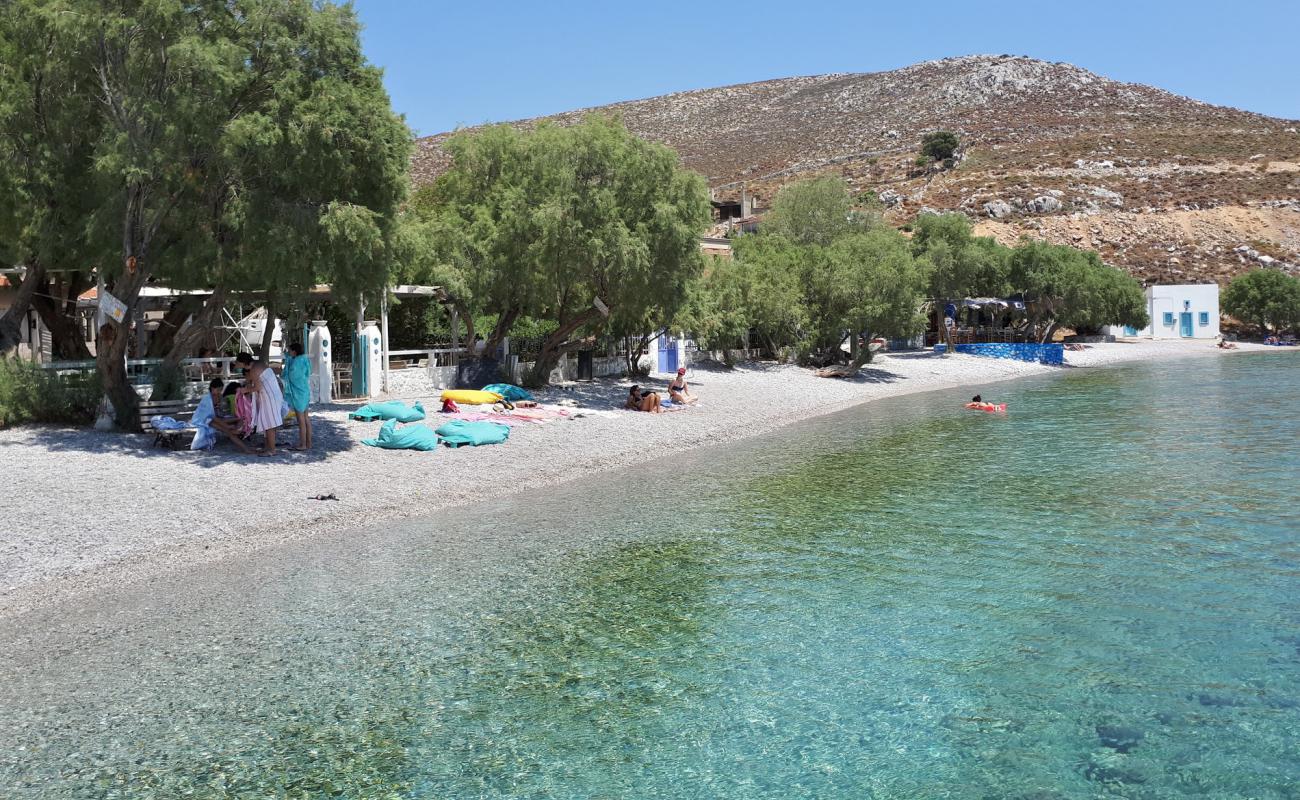 Photo de Therma beach II avec petits galets gris de surface