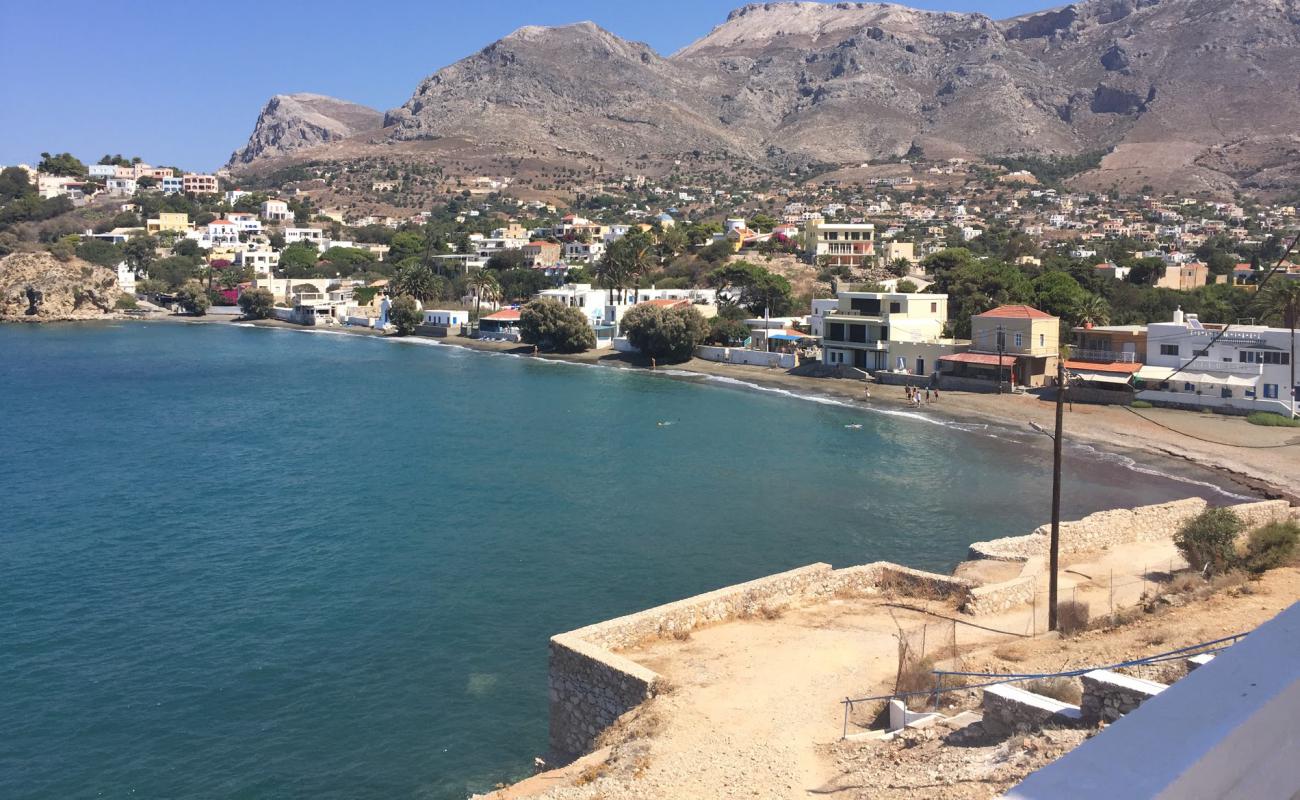 Photo de Paralia Kantouni avec sable gris de surface