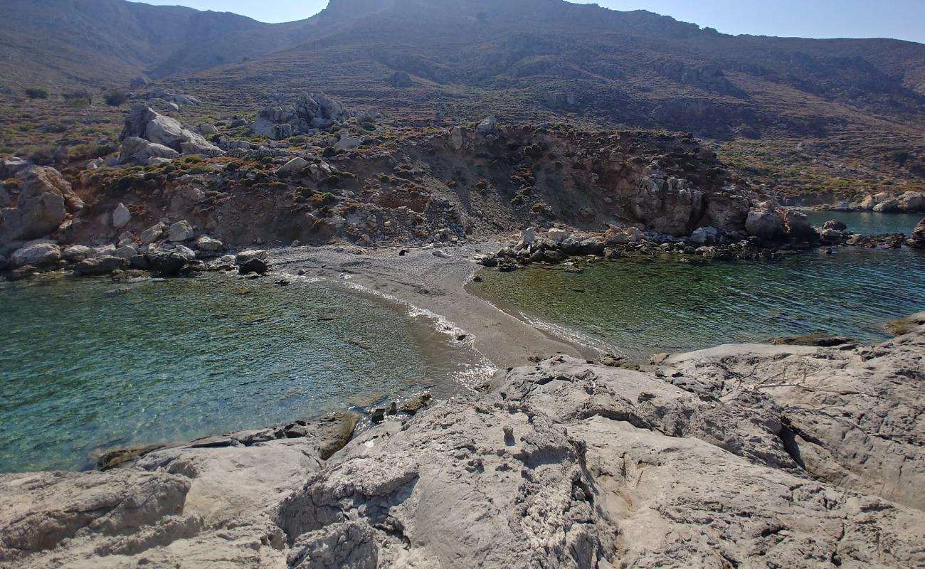 Photo de Agios Zacharias avec caillou gris de surface