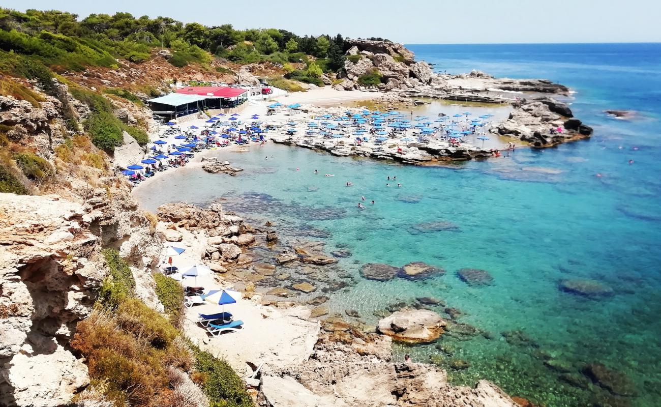 Photo de Tassos Beach avec roches de surface